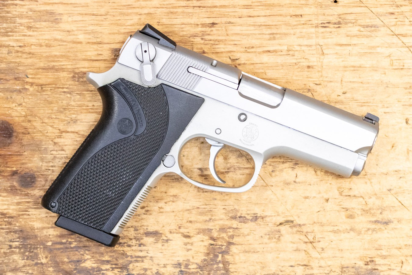 SMITH AND WESSON Model 3913 9mm Used Trade-in Pistol